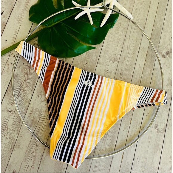 🔆 Quiksilver Hi Cut Bikini Bottom - Picture 7 of 10